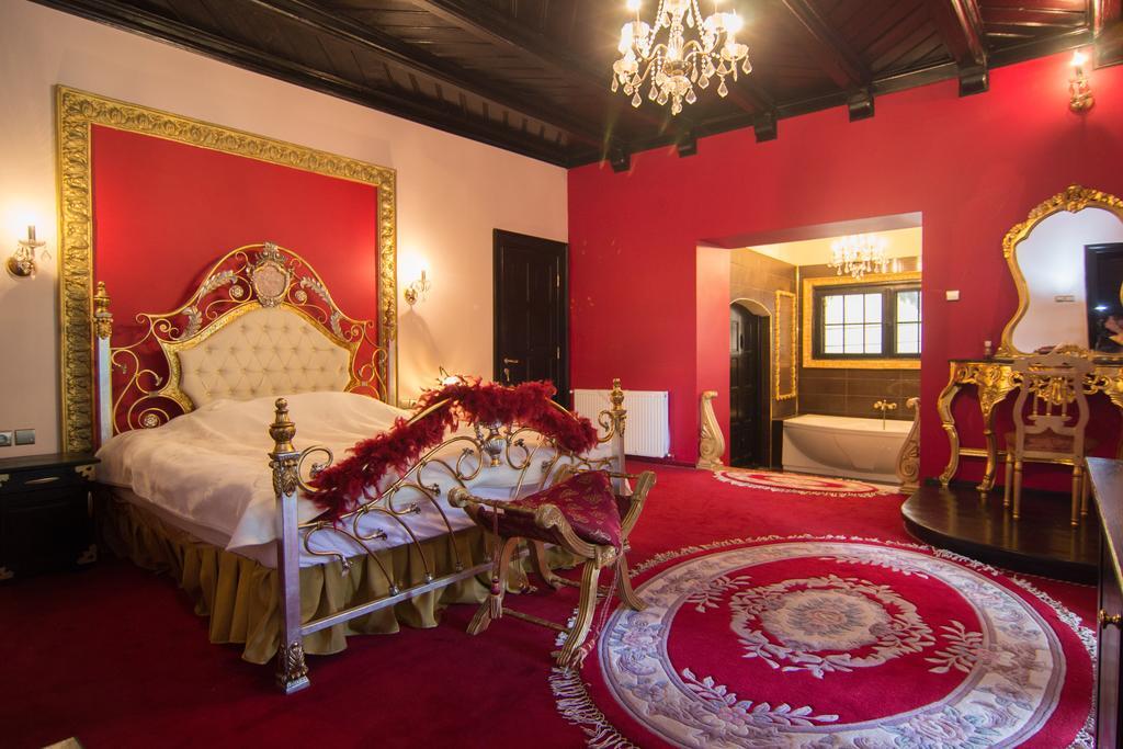 Casa Cu Farfurii Sinaia