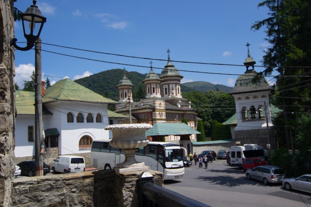 Pensiune Casa Cu Farfurii